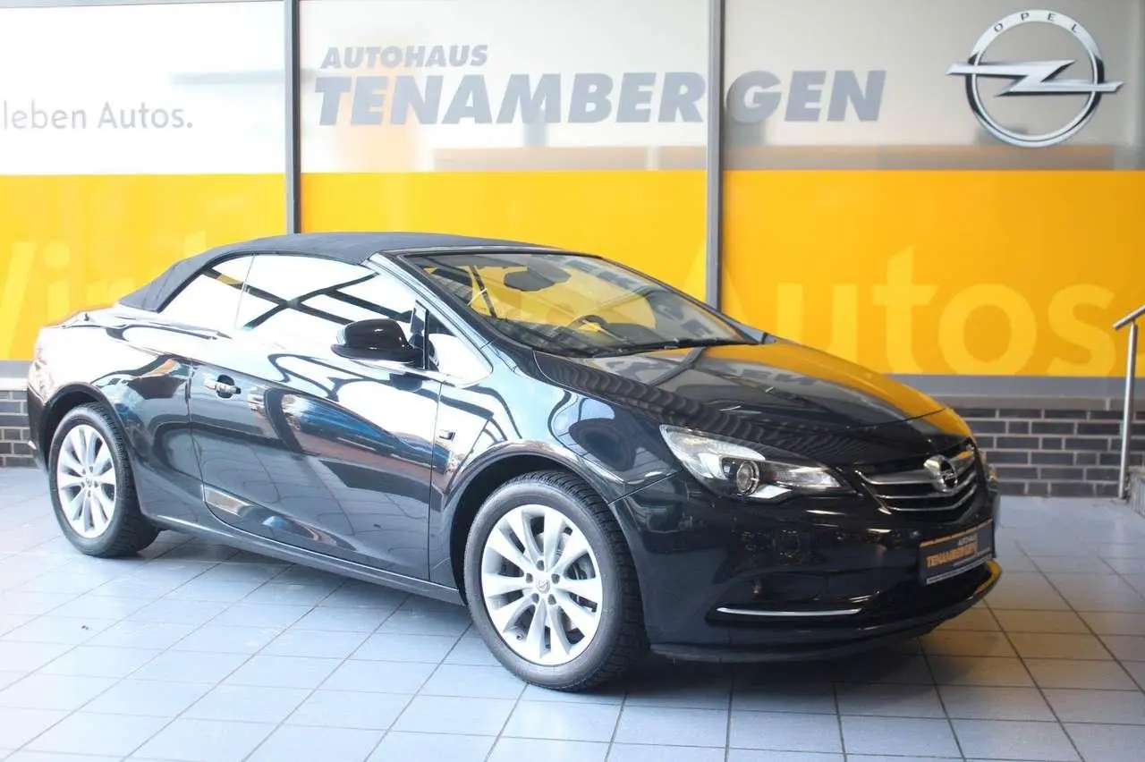 Photo 1 : Opel Cascada 2016 Petrol