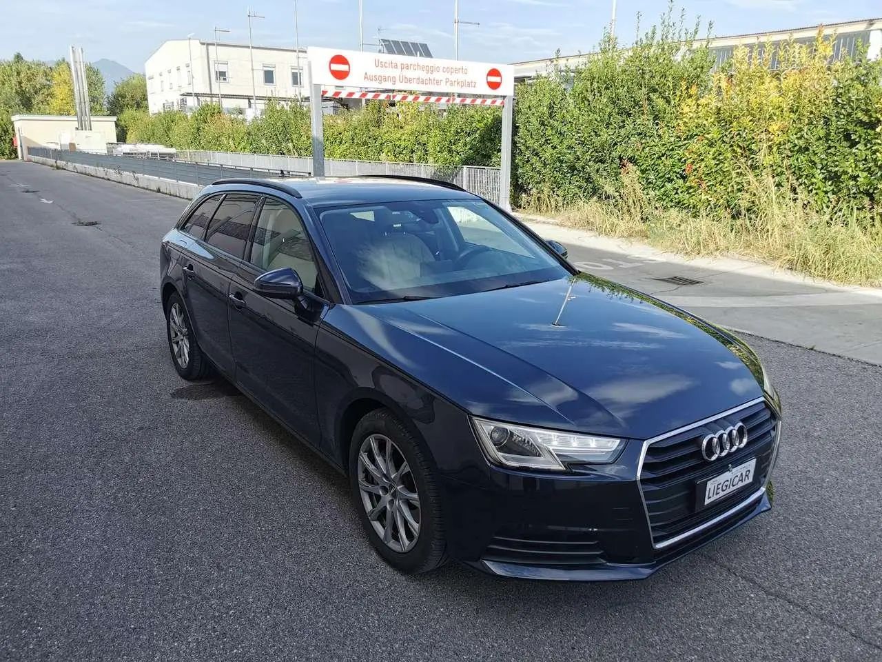 Photo 1 : Audi A4 2018 Diesel