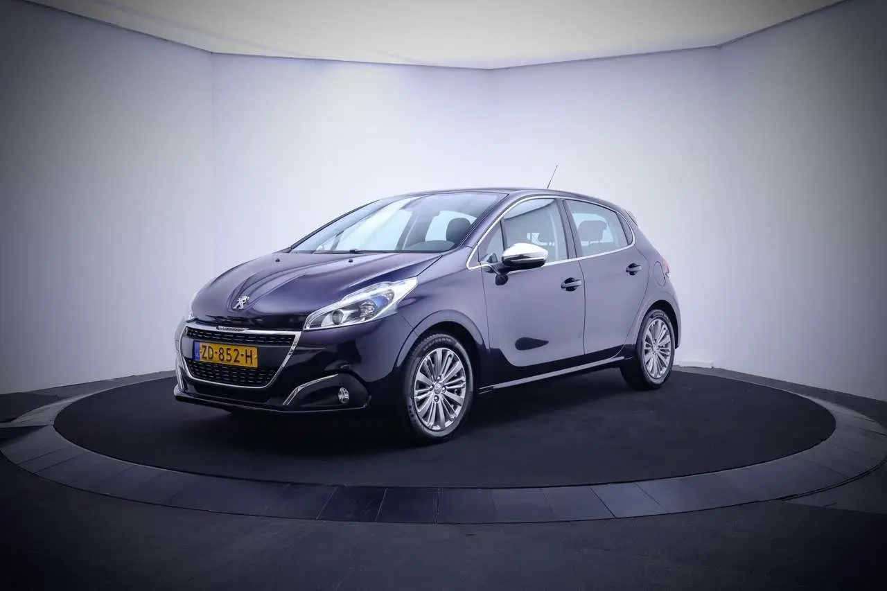 Photo 1 : Peugeot 208 2019 Petrol