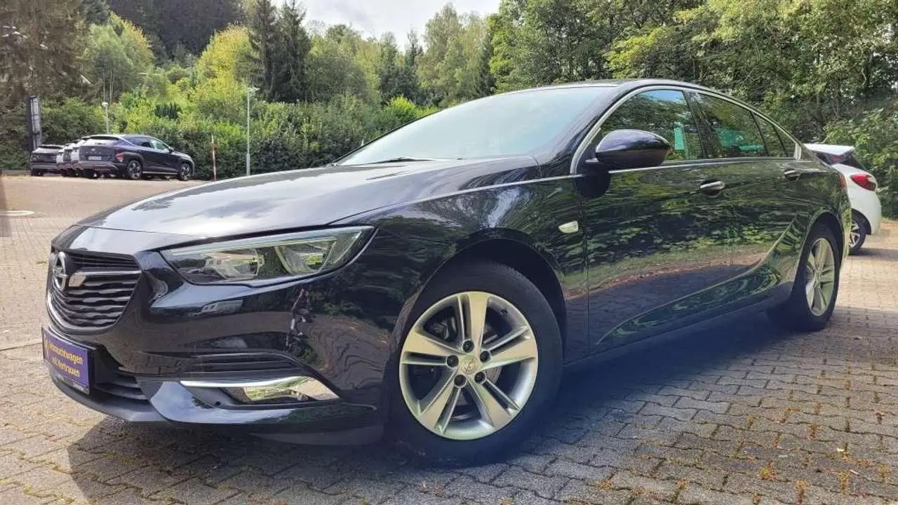 Photo 1 : Opel Insignia 2018 Essence