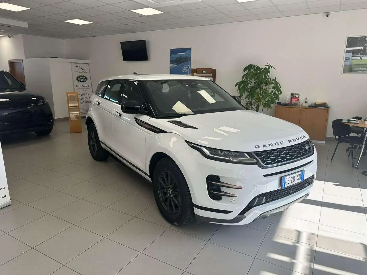 Photo 1 : Land Rover Range Rover Evoque 2021 Hybrid