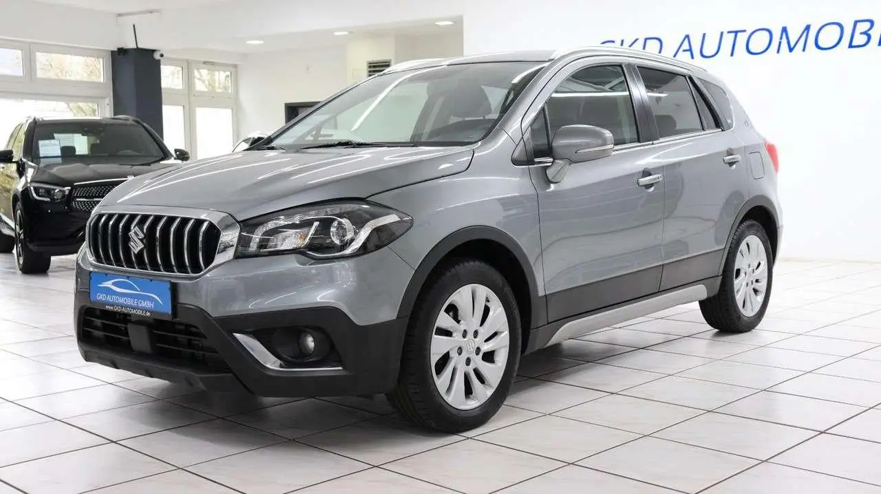 Photo 1 : Suzuki Sx4 2019 Petrol