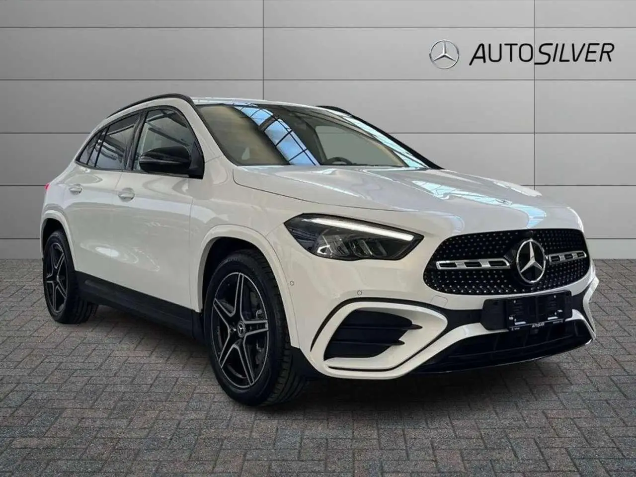 Photo 1 : Mercedes-benz Classe Gla 2024 Petrol