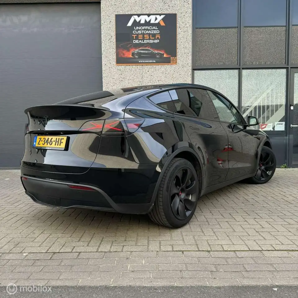 Photo 1 : Tesla Model Y 2023 Électrique