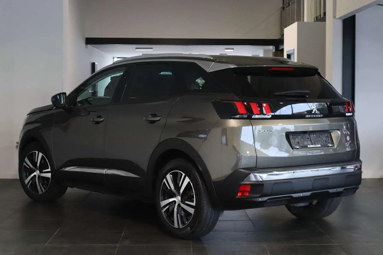 Photo 1 : Peugeot 3008 2020 Petrol