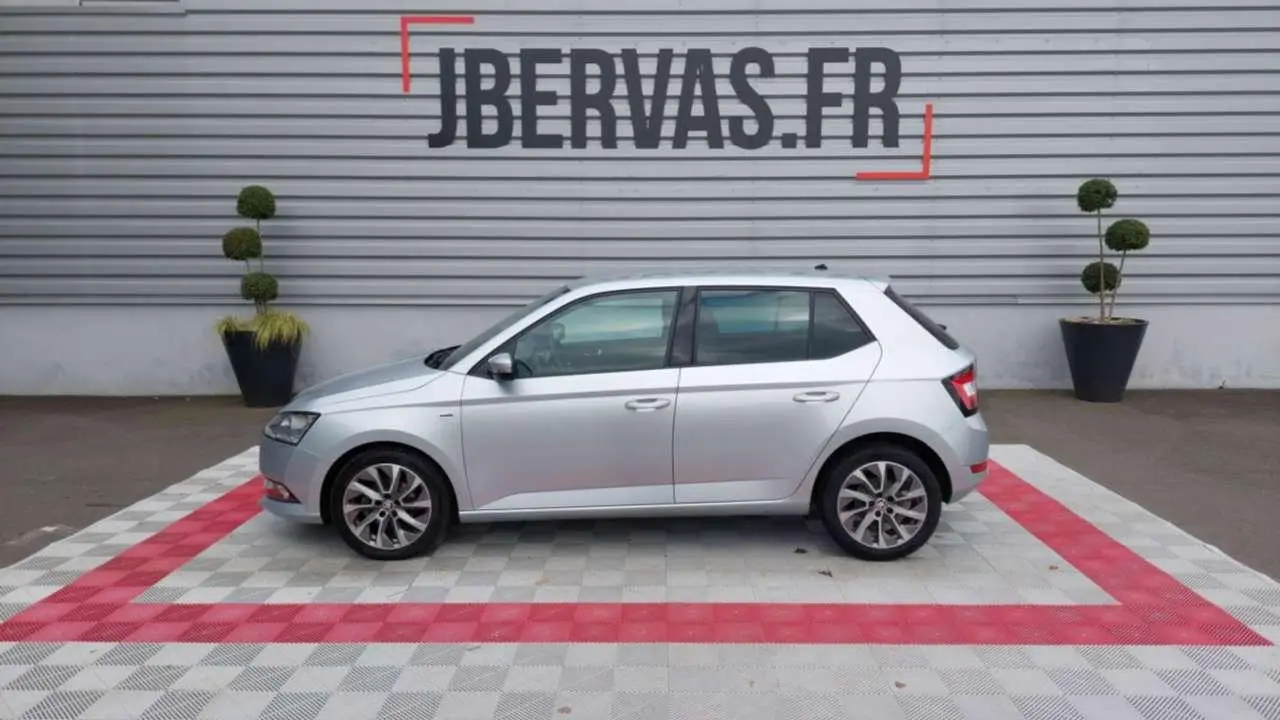 Photo 1 : Skoda Fabia 2021 Essence