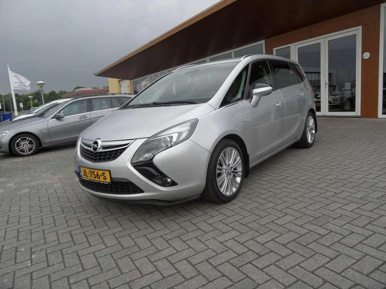 Photo 1 : Opel Zafira 2016 Petrol