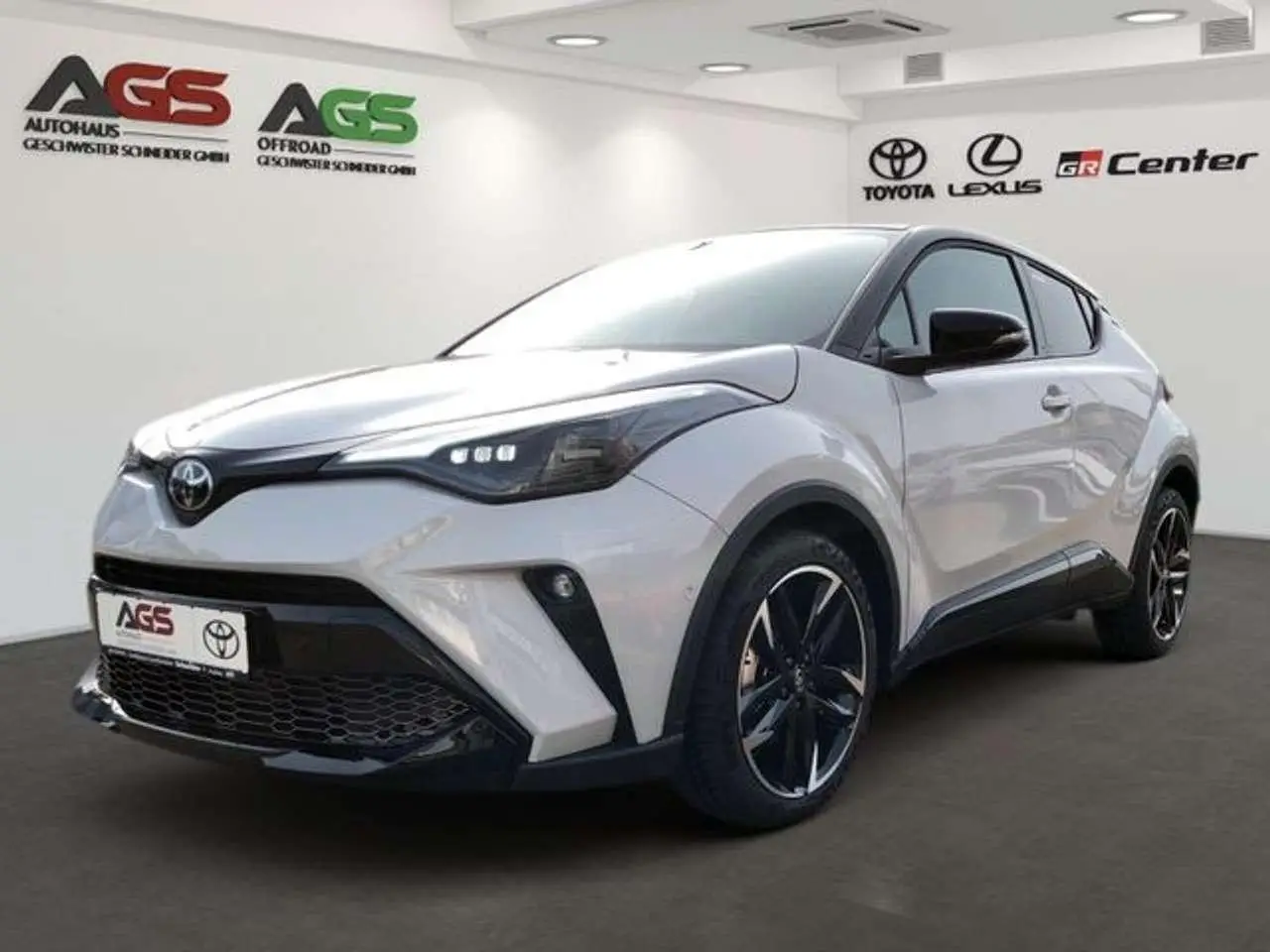 Photo 1 : Toyota C-hr 2024 Petrol