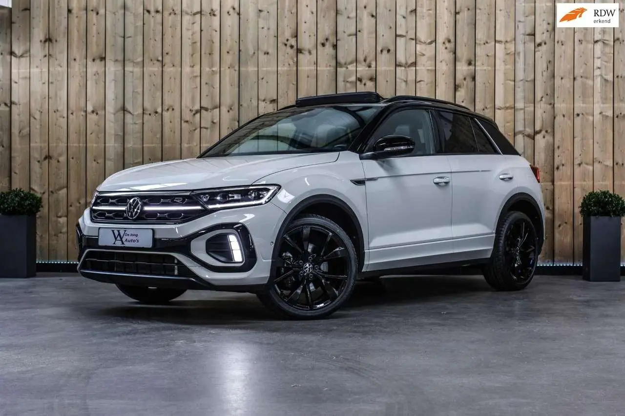 Photo 1 : Volkswagen T-roc 2023 Essence