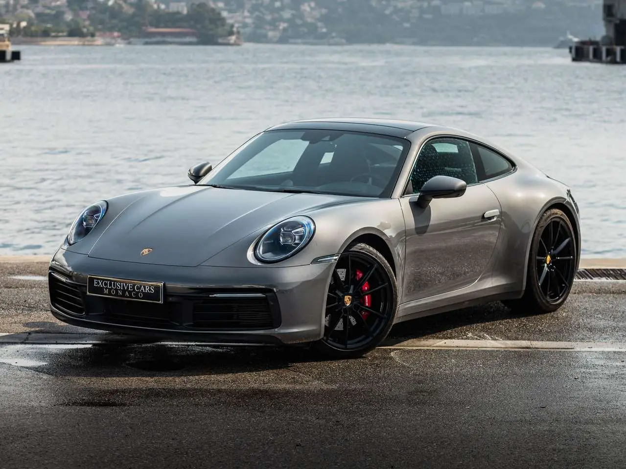 Photo 1 : Porsche 992 2019 Petrol