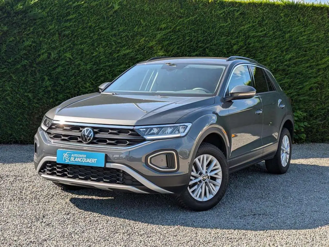 Photo 1 : Volkswagen T-roc 2023 Essence