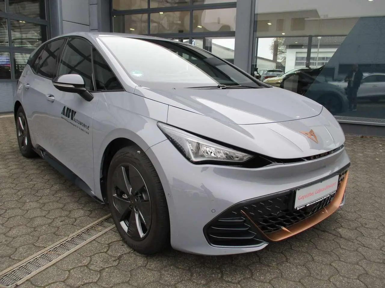 Photo 1 : Cupra Born 2023 Électrique