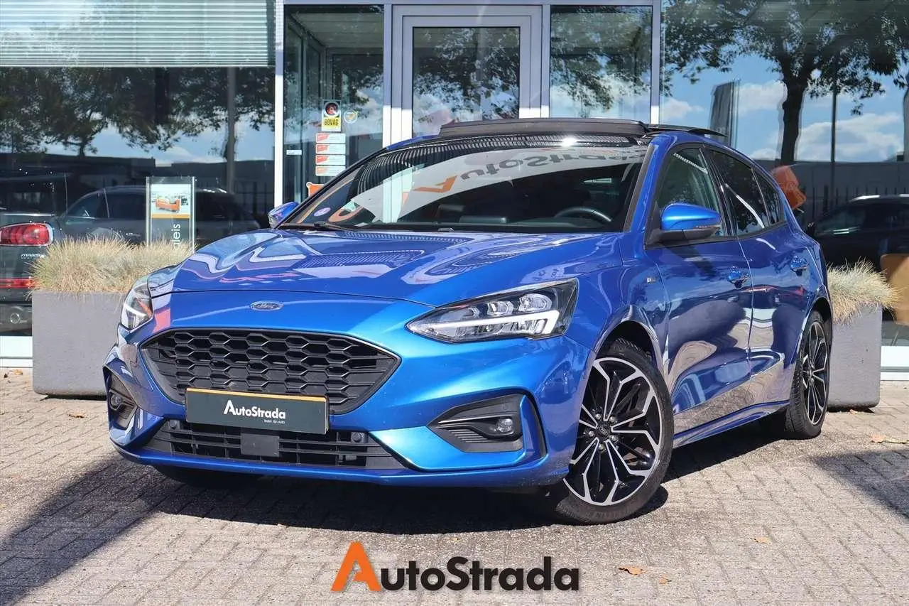 Photo 1 : Ford Focus 2020 Petrol