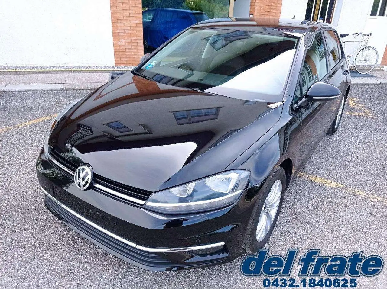 Photo 1 : Volkswagen Golf 2017 Petrol