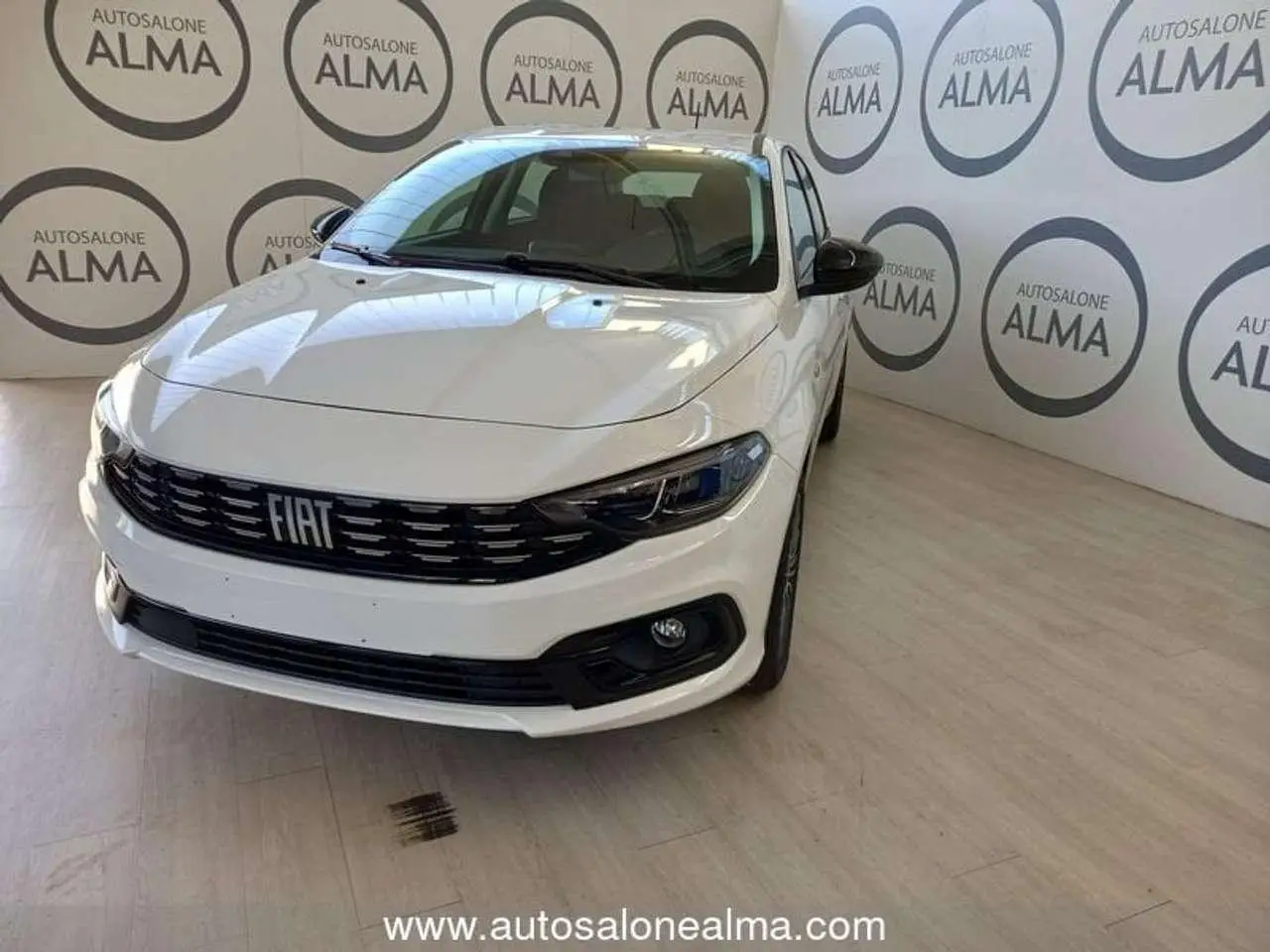 Photo 1 : Fiat Tipo 2022 Essence