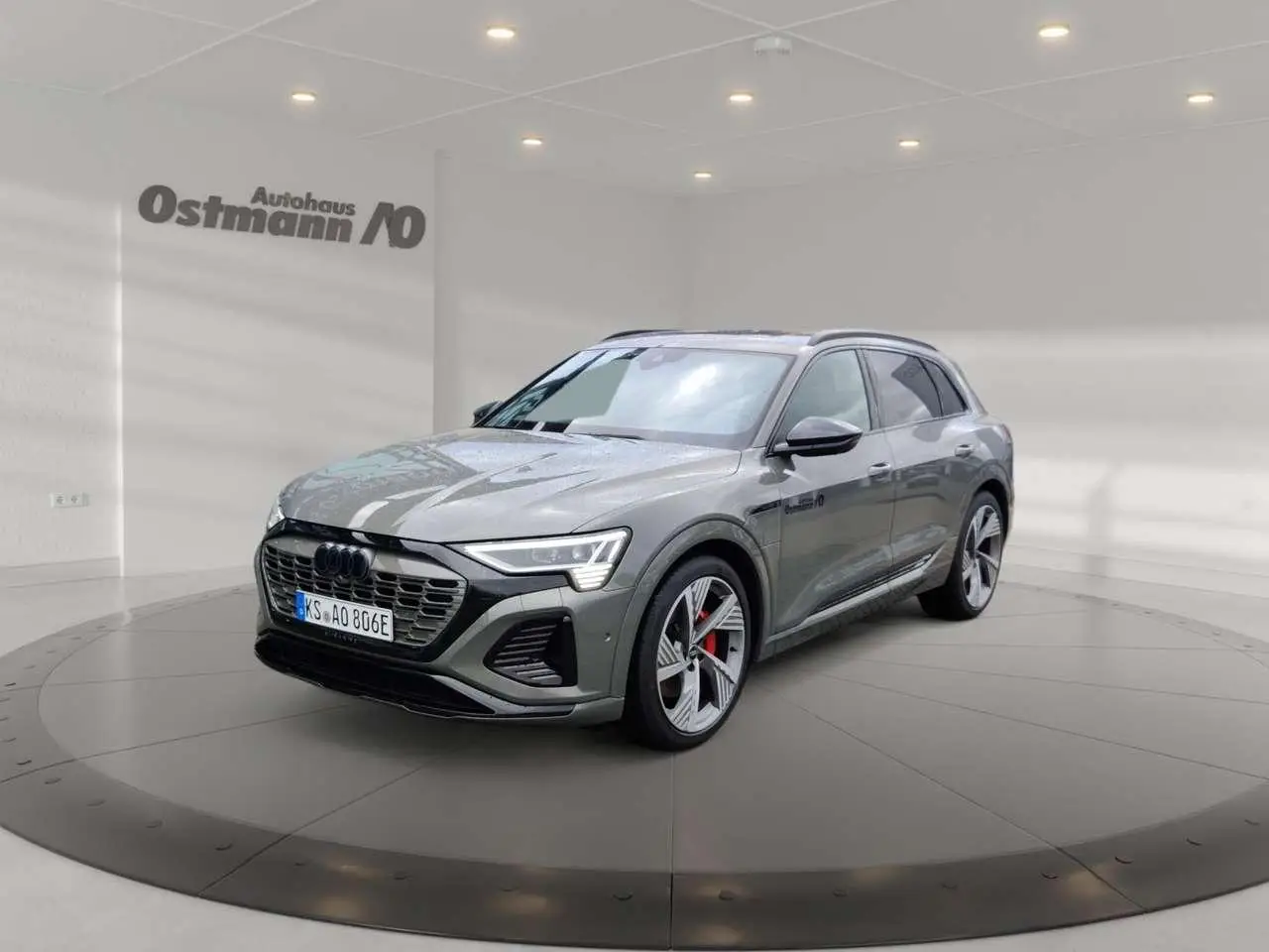 Photo 1 : Audi Q8 2023 Électrique