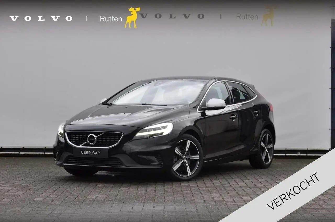 Photo 1 : Volvo V40 2019 Essence