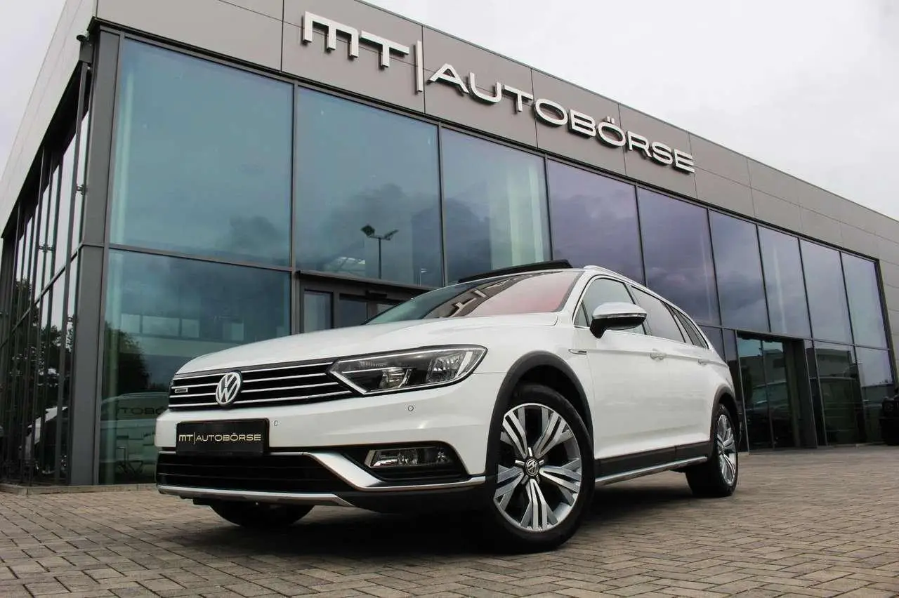 Photo 1 : Volkswagen Passat 2015 Essence