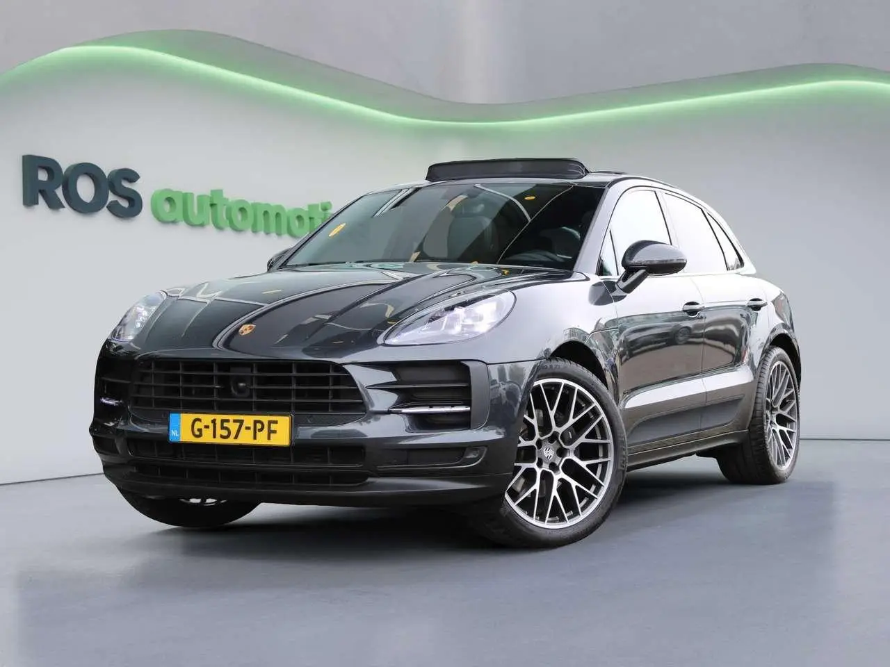 Photo 1 : Porsche Macan 2019 Essence