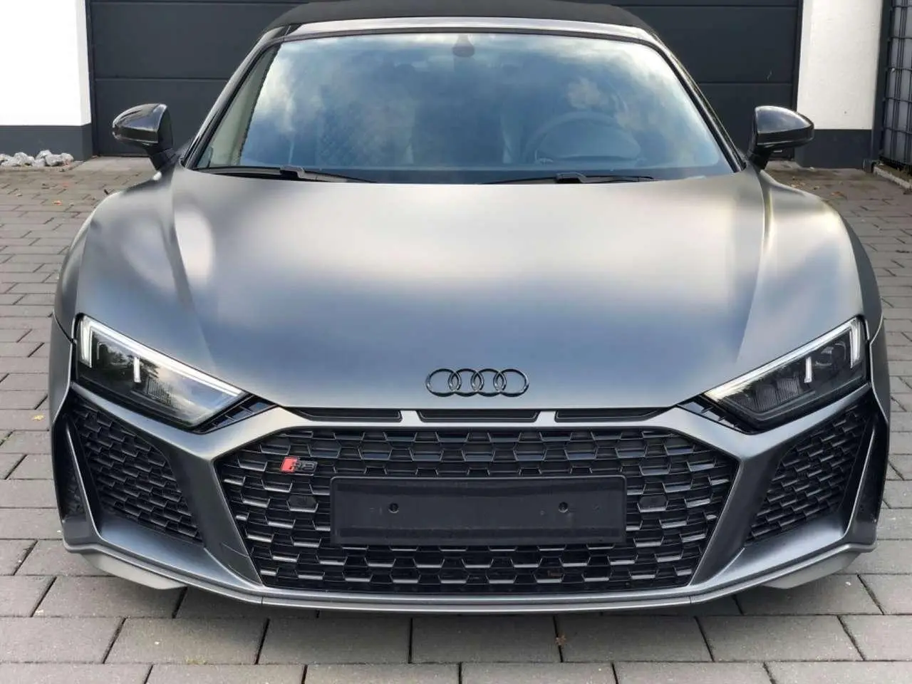 Photo 1 : Audi R8 2019 Petrol