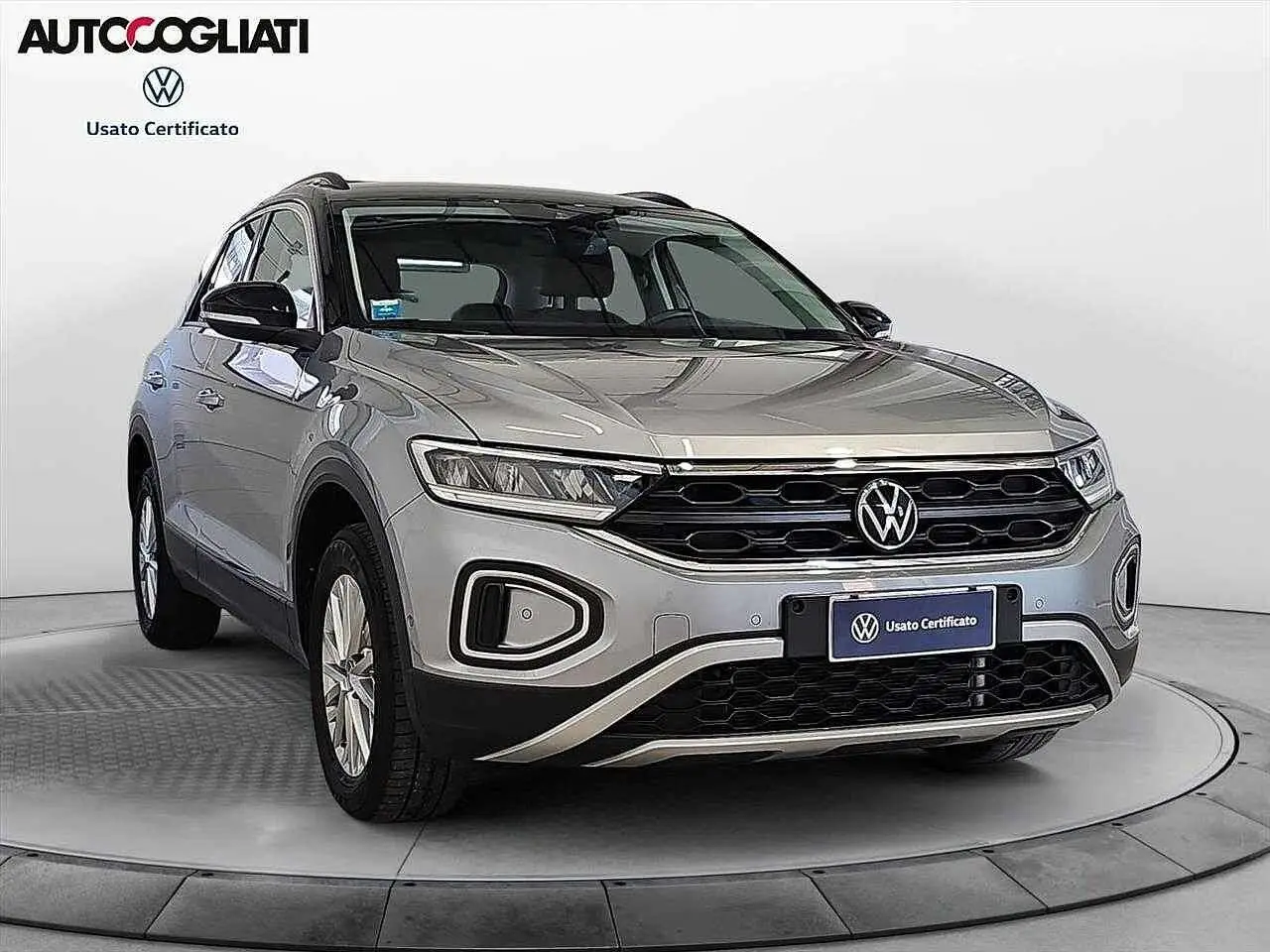 Photo 1 : Volkswagen T-roc 2023 Essence