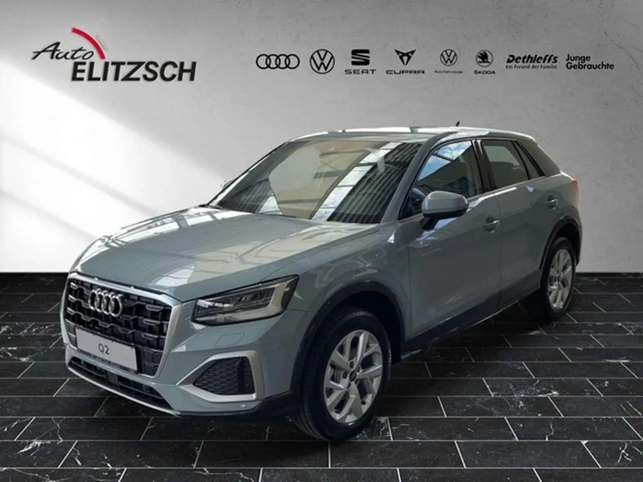 Photo 1 : Audi Q2 2024 Petrol