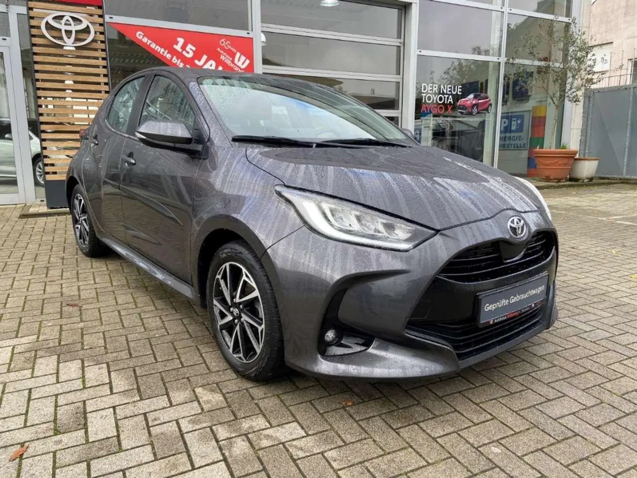 Photo 1 : Toyota Yaris 2021 Petrol