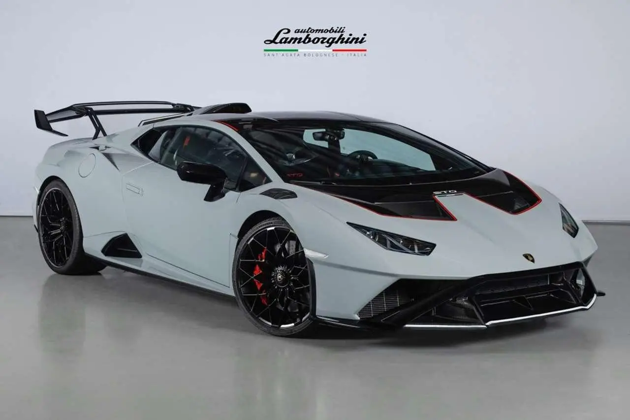 Photo 1 : Lamborghini Huracan 2024 Petrol