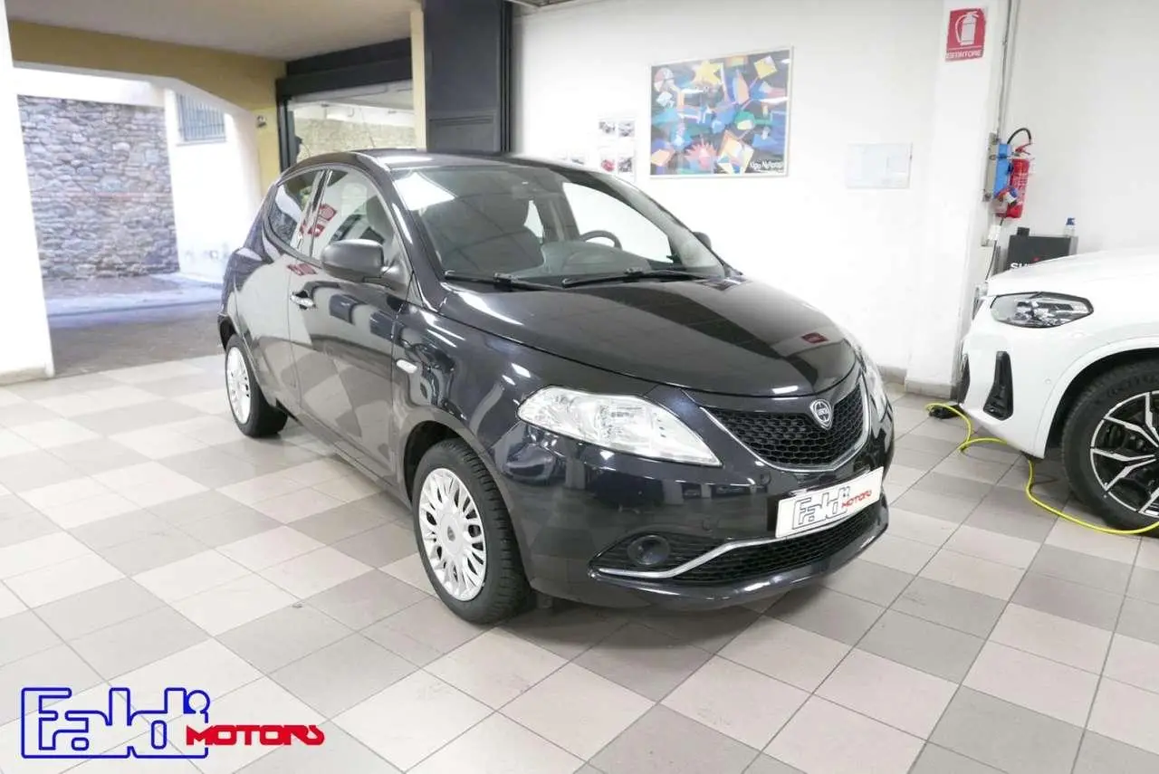 Photo 1 : Lancia Ypsilon 2017 Essence