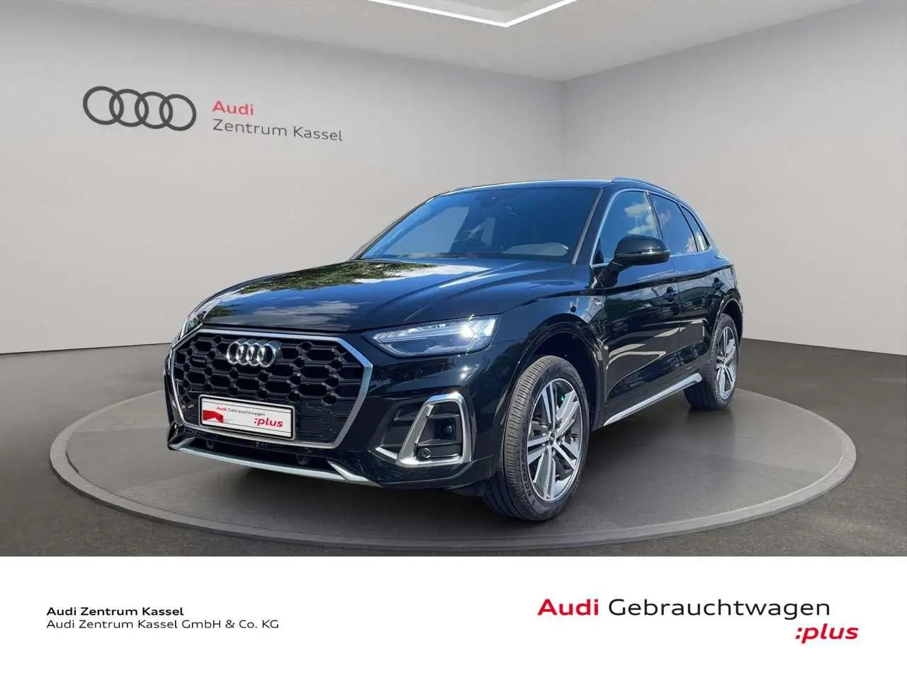 Photo 1 : Audi Q5 2022 Hybride