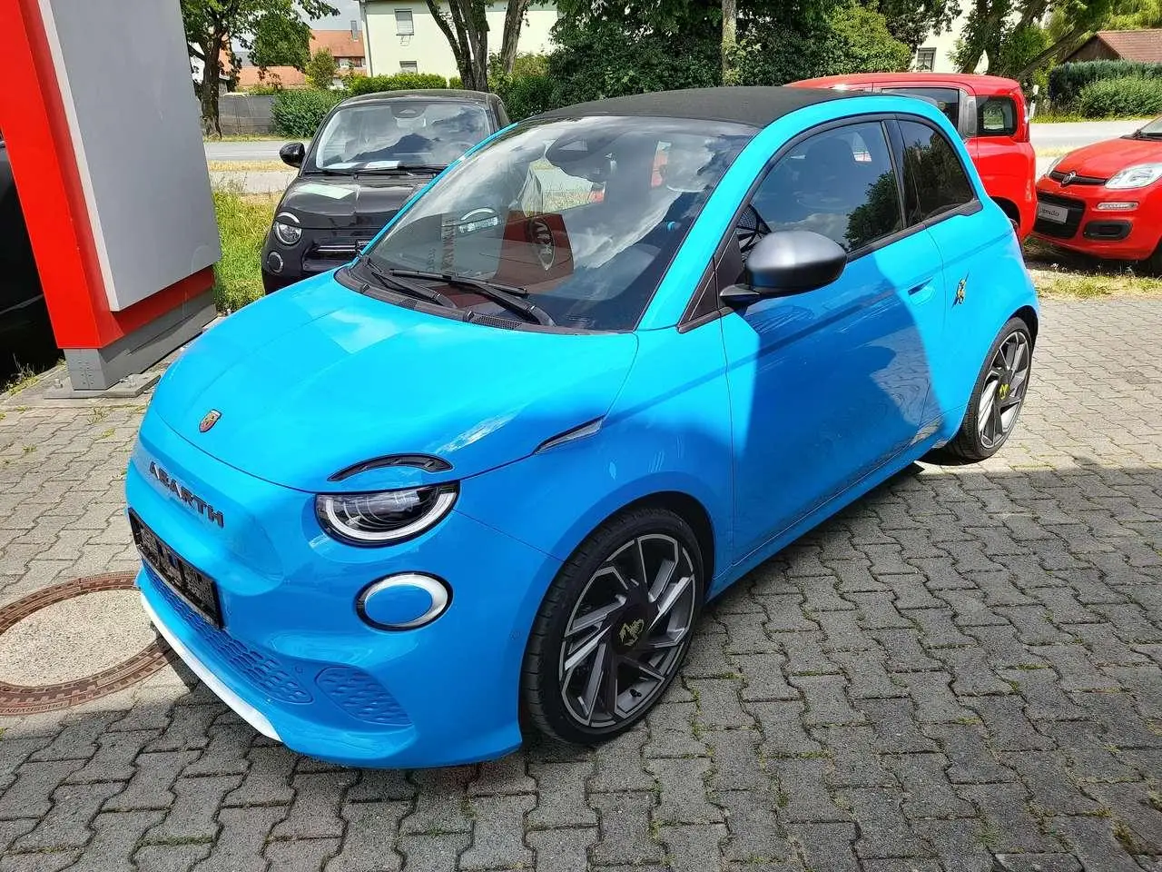 Photo 1 : Abarth 500 2024 Électrique