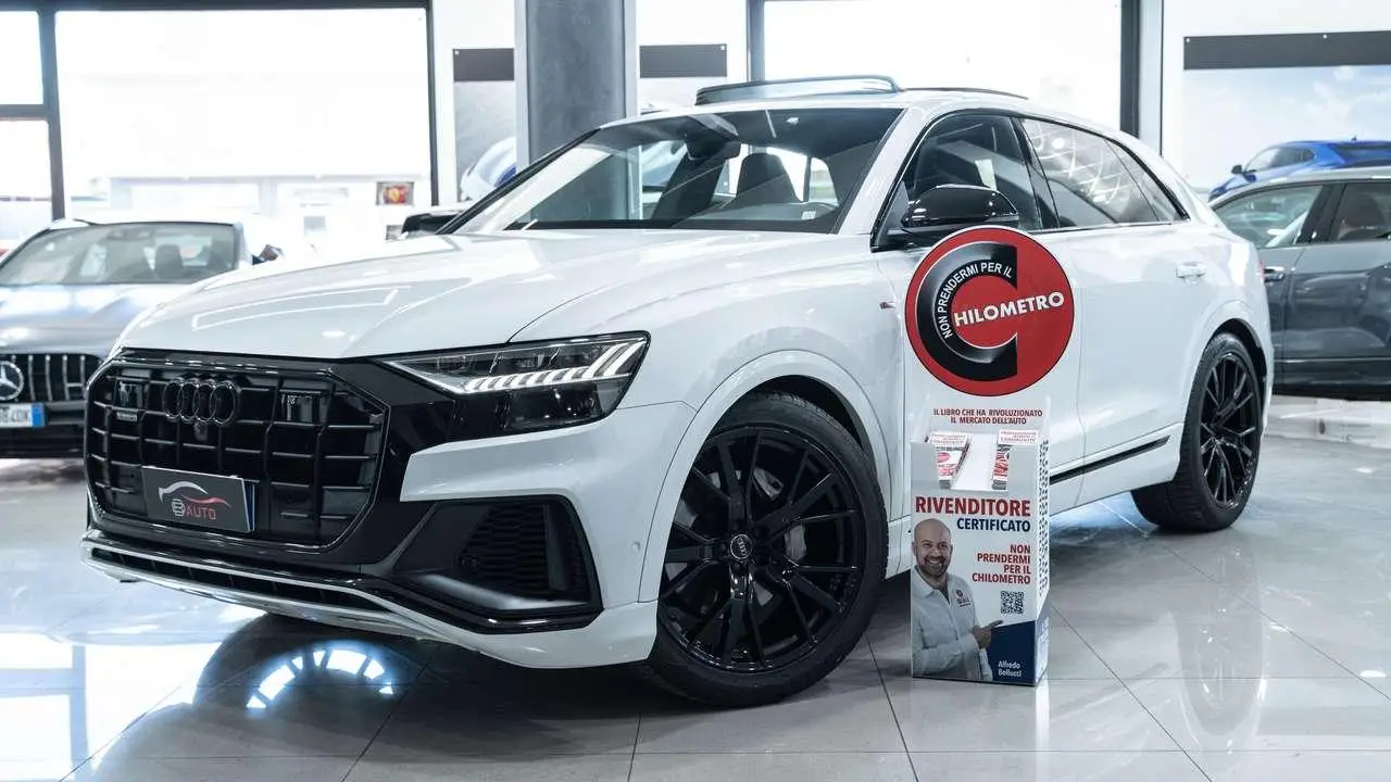 Photo 1 : Audi Q8 2019 Hybride