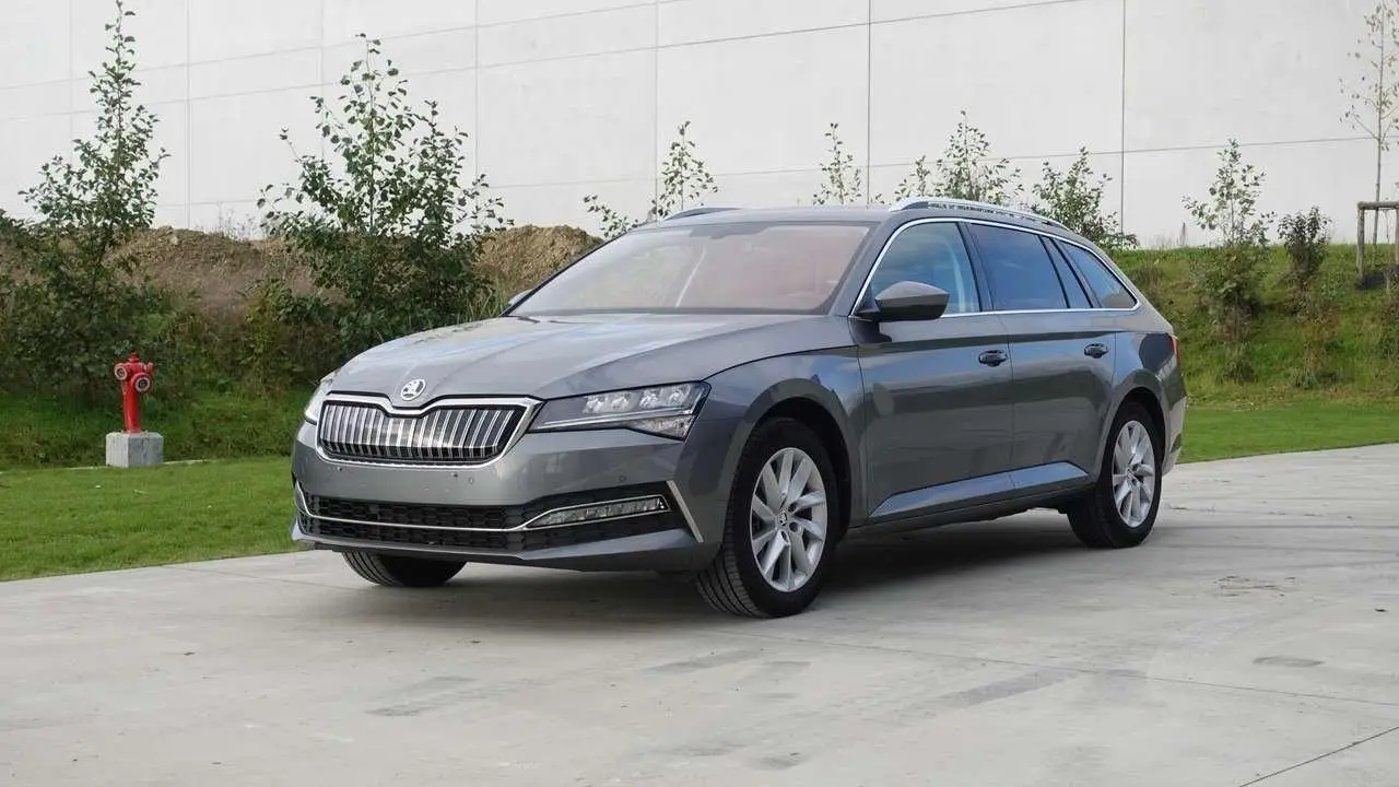 Photo 1 : Skoda Superb 2023 Hybrid