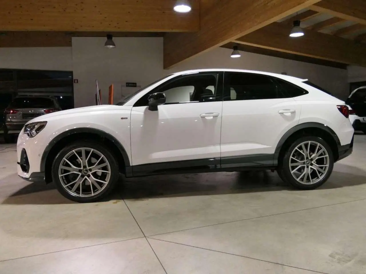 Photo 1 : Audi Q3 2021 Essence