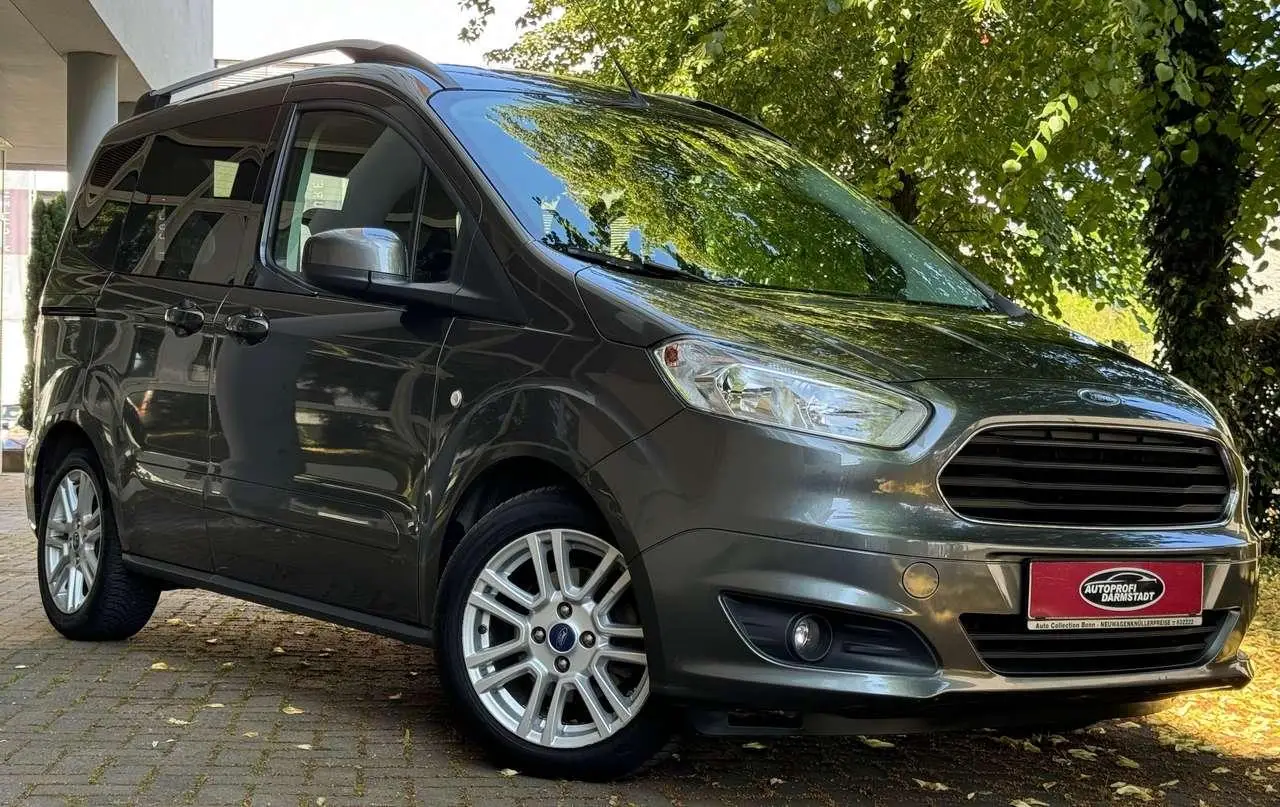 Photo 1 : Ford Tourneo 2017 Essence