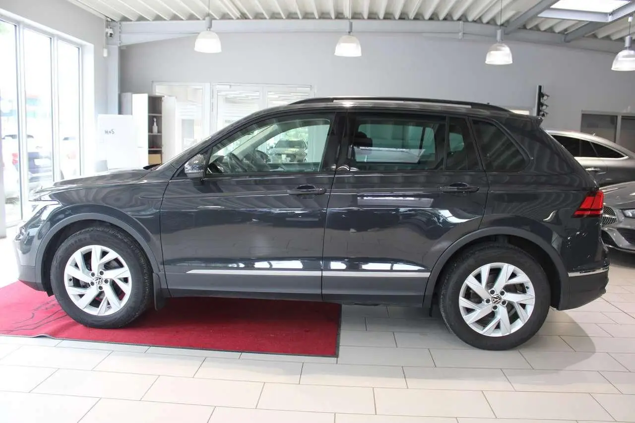 Photo 1 : Volkswagen Tiguan 2021 Petrol