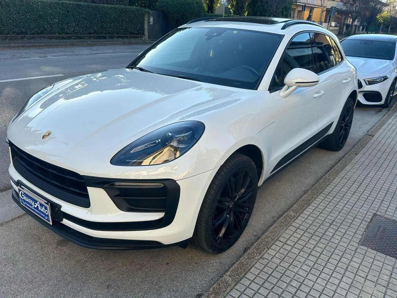 Photo 1 : Porsche Macan 2021 Petrol