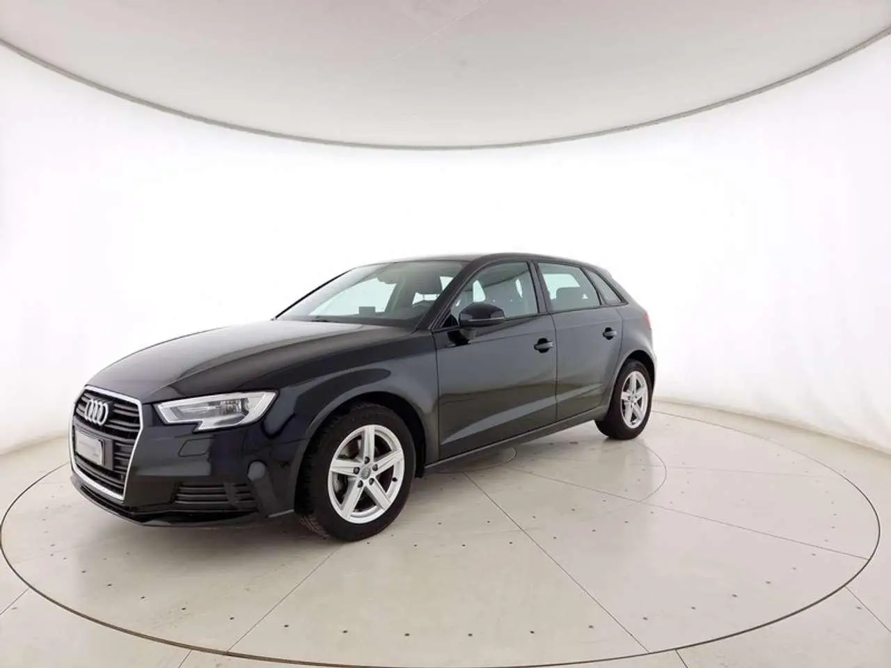 Photo 1 : Audi A3 2019 Diesel