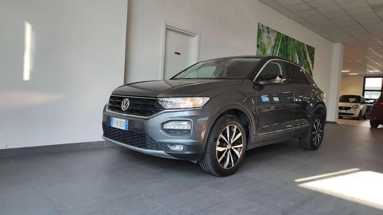 Photo 1 : Volkswagen T-roc 2019 Petrol