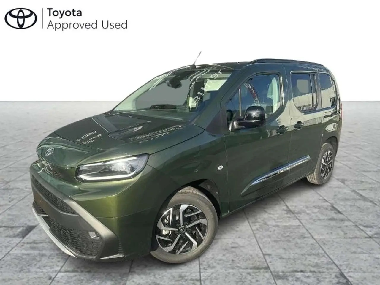 Photo 1 : Toyota Verso 2024 Petrol