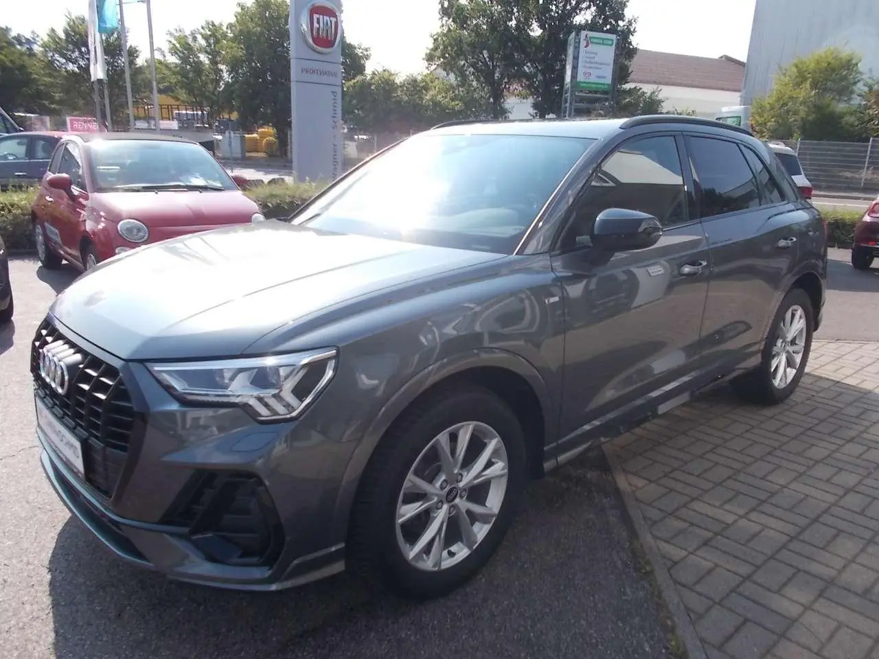 Photo 1 : Audi Q3 2021 Petrol