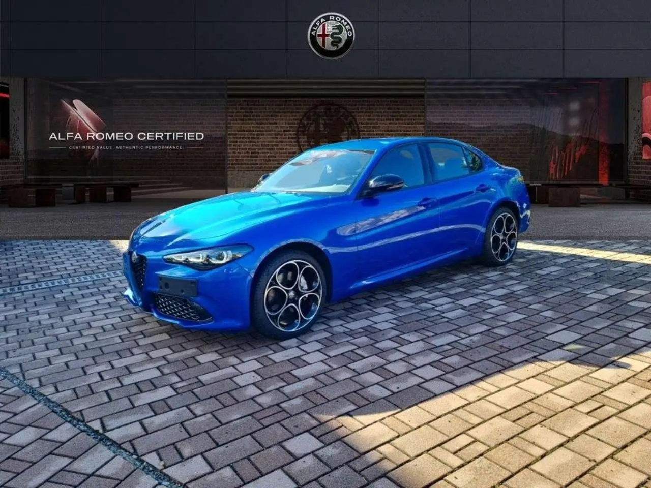 Photo 1 : Alfa Romeo Giulia 2024 Essence