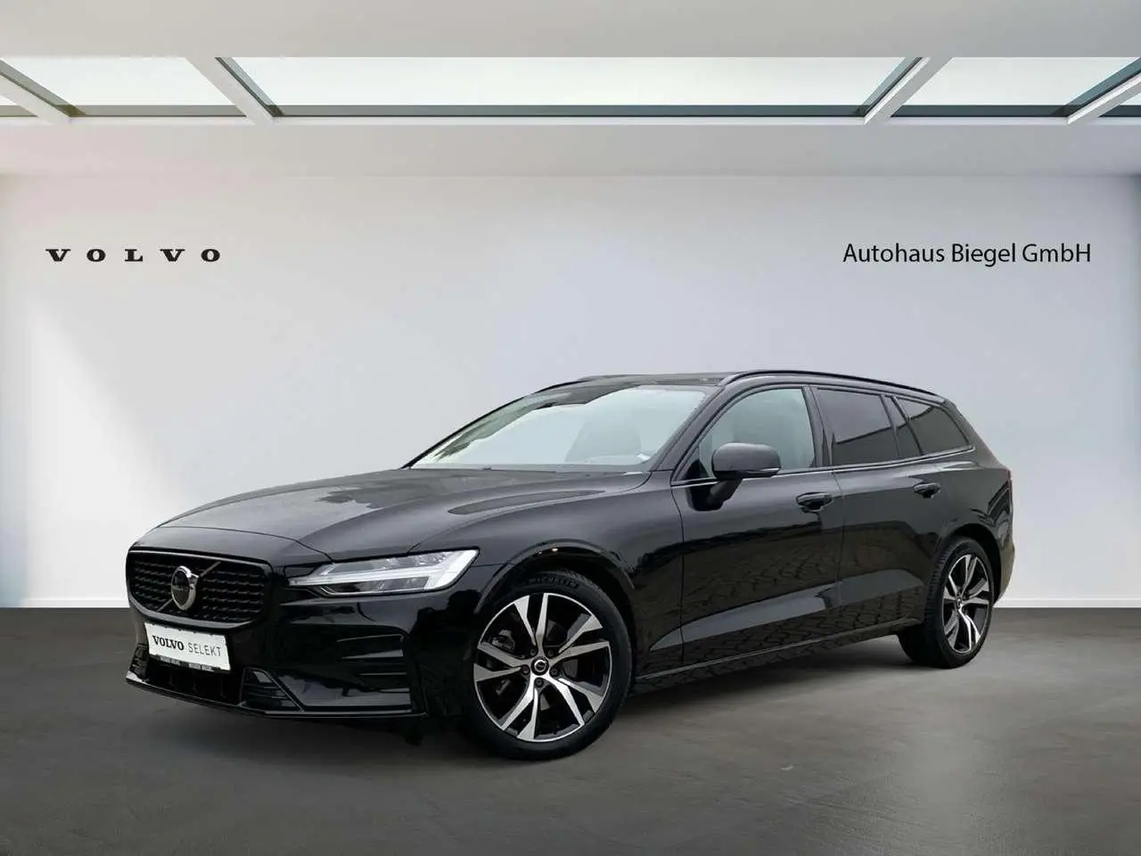 Photo 1 : Volvo V60 2023 Diesel