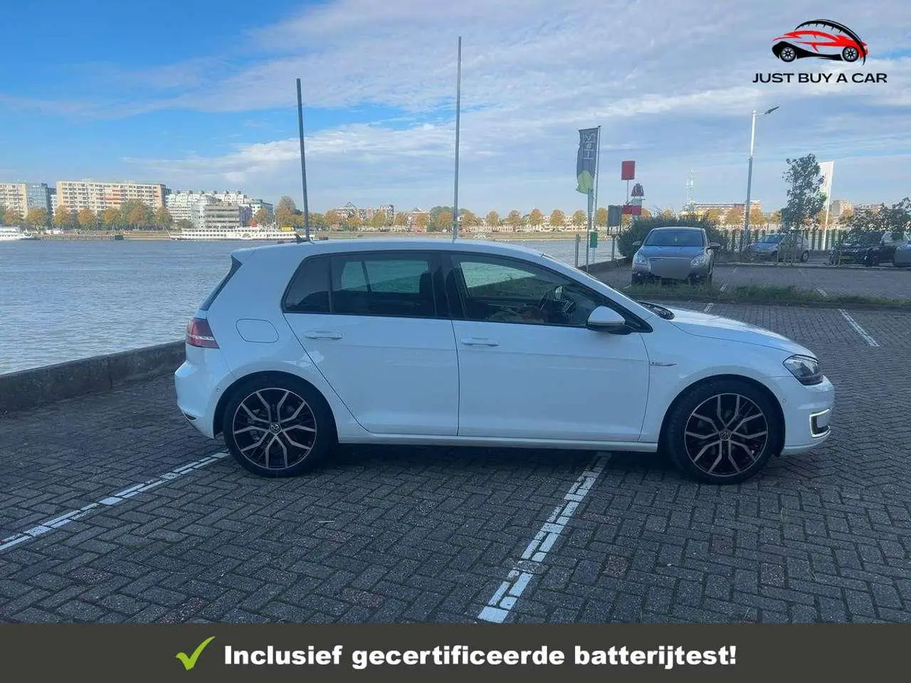 Photo 1 : Volkswagen Golf 2015 Électrique