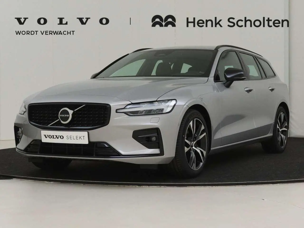 Photo 1 : Volvo V60 2023 Hybride