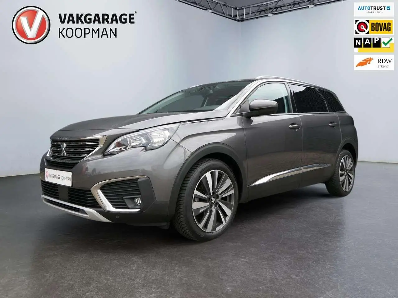 Photo 1 : Peugeot 5008 2021 Petrol