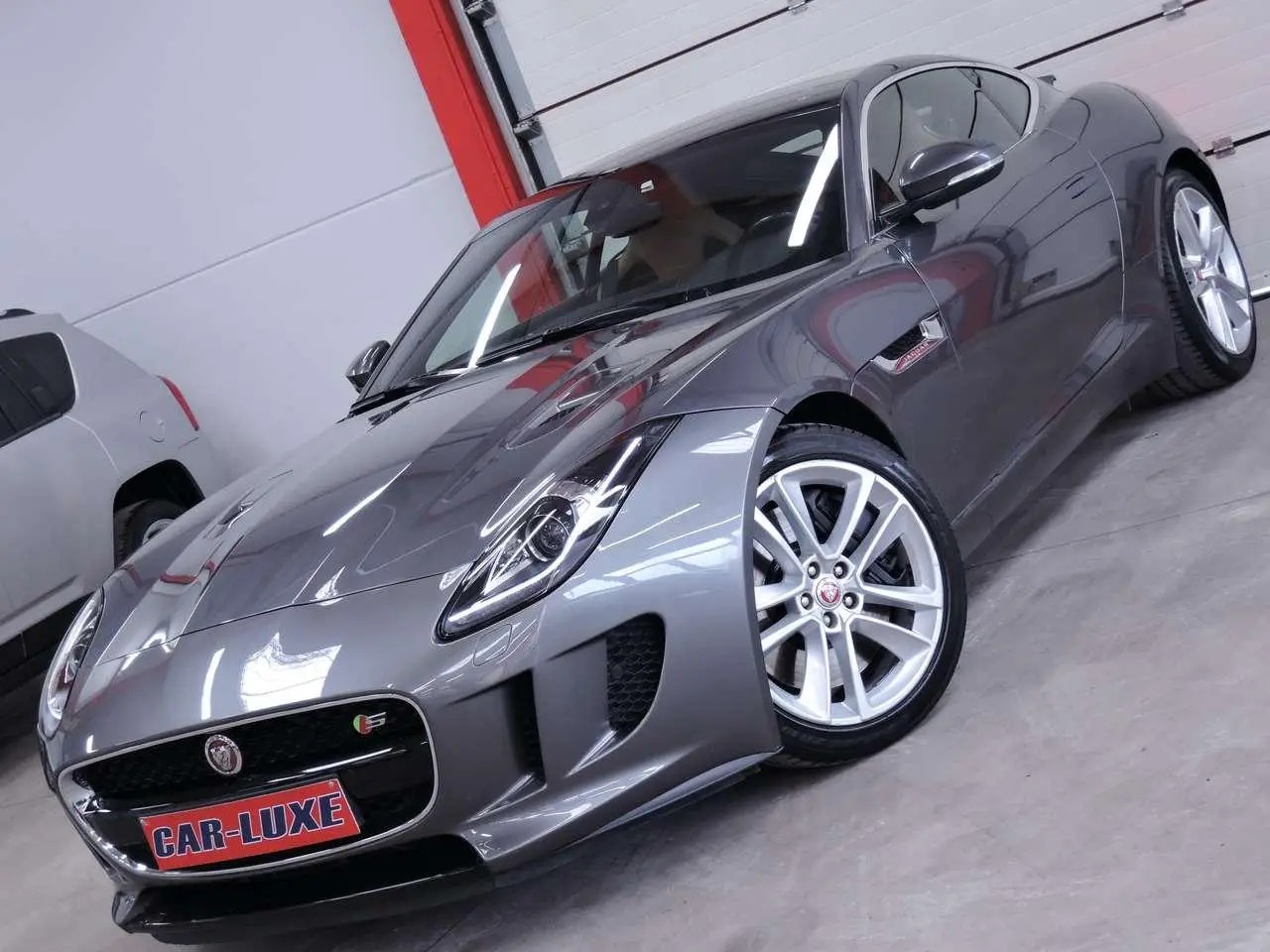 Photo 1 : Jaguar F-type 2017 Essence