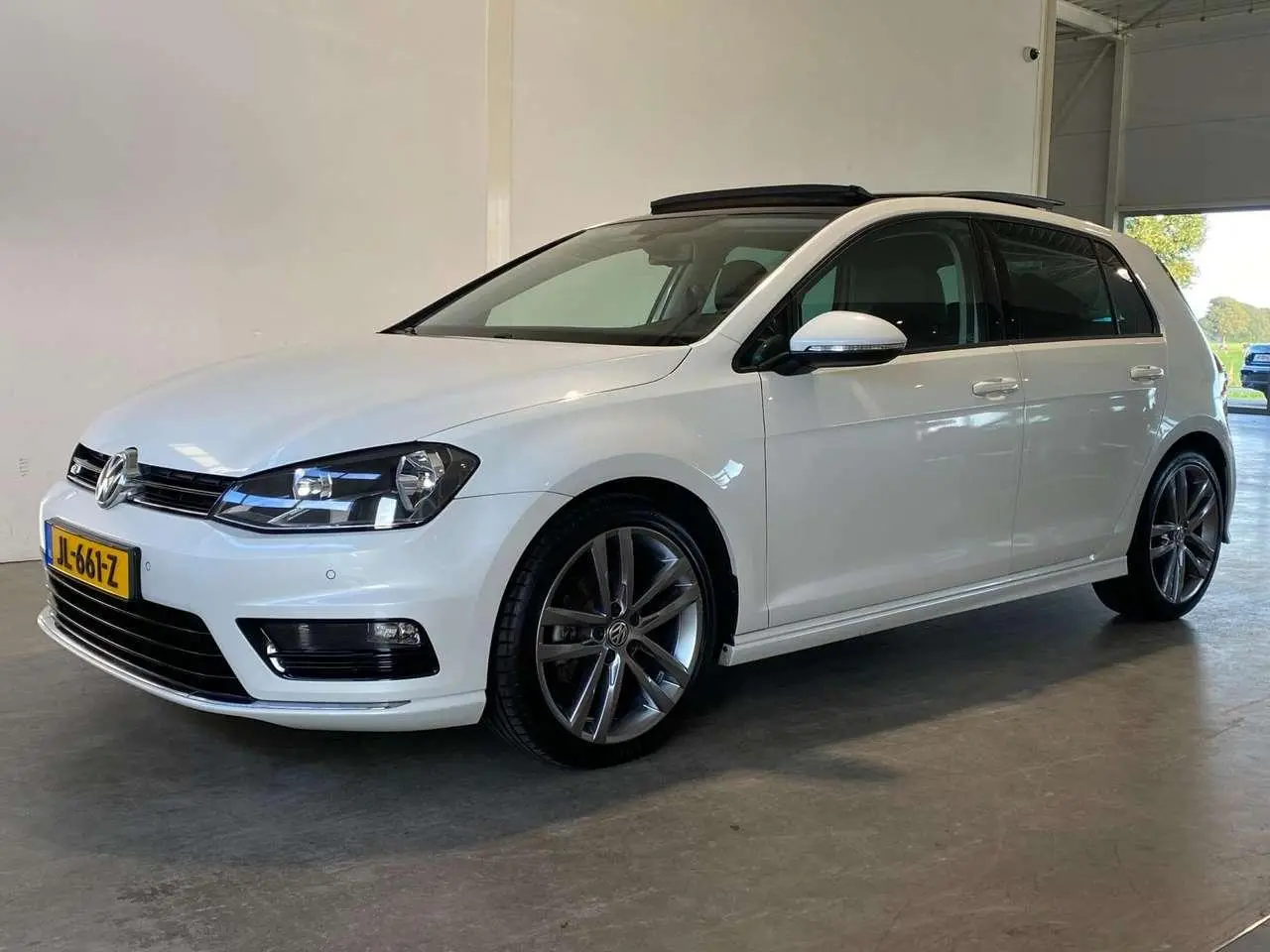 Photo 1 : Volkswagen Golf 2016 Petrol