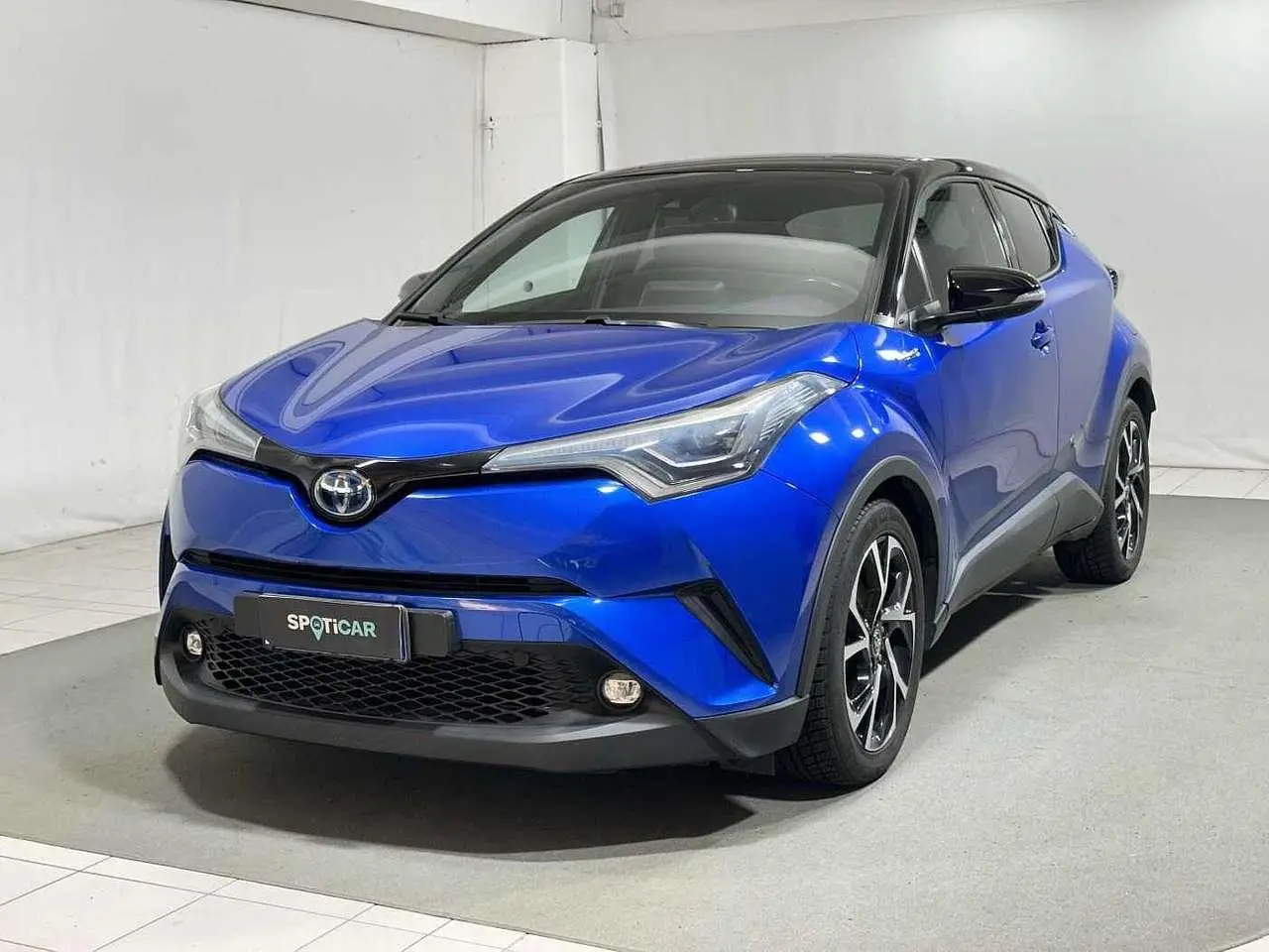 Photo 1 : Toyota C-hr 2017 Petrol