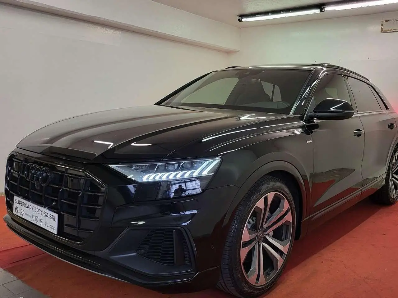 Photo 1 : Audi Q8 2019 Hybrid